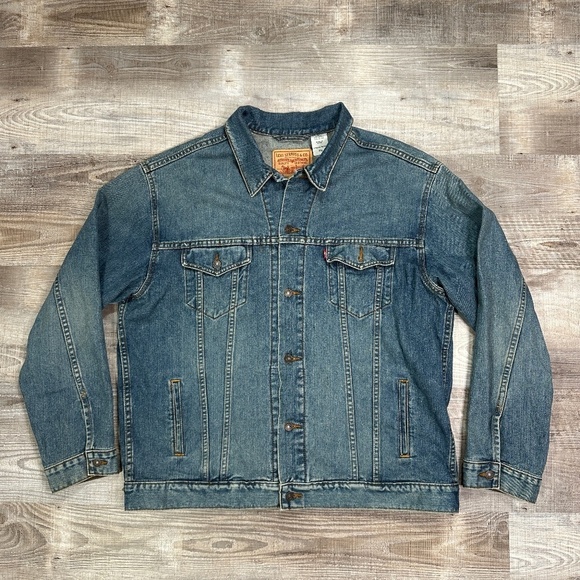 Levis Other - Levis Men Size 2XL 100% Cotton Denim Blue Jeans Standard Trucker Jacket